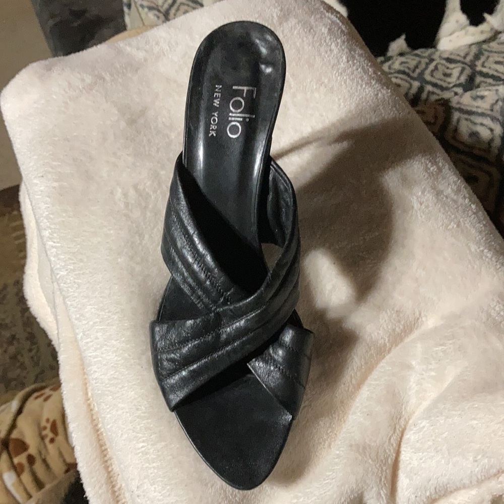 Folio black heels for woman